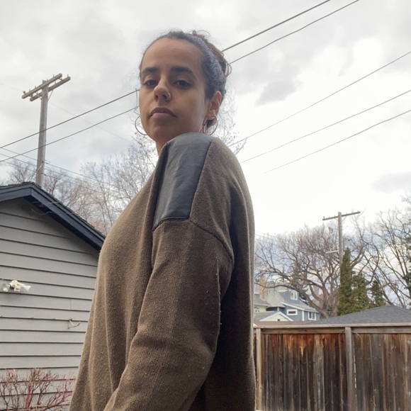 BCBG Maxazria - Merino Wool Blend Sweater - Picture 2 of 4